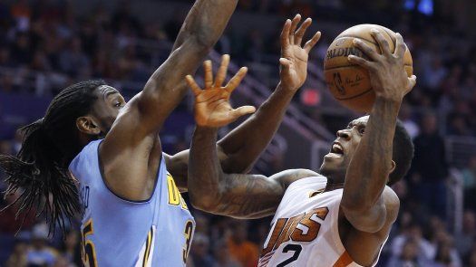 Foye anota 31 puntos; Nuggets se recupera y vence a los Suns