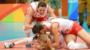 Serbia sorprende al vencer a EEUU y se mete en la final del voleibol femenino