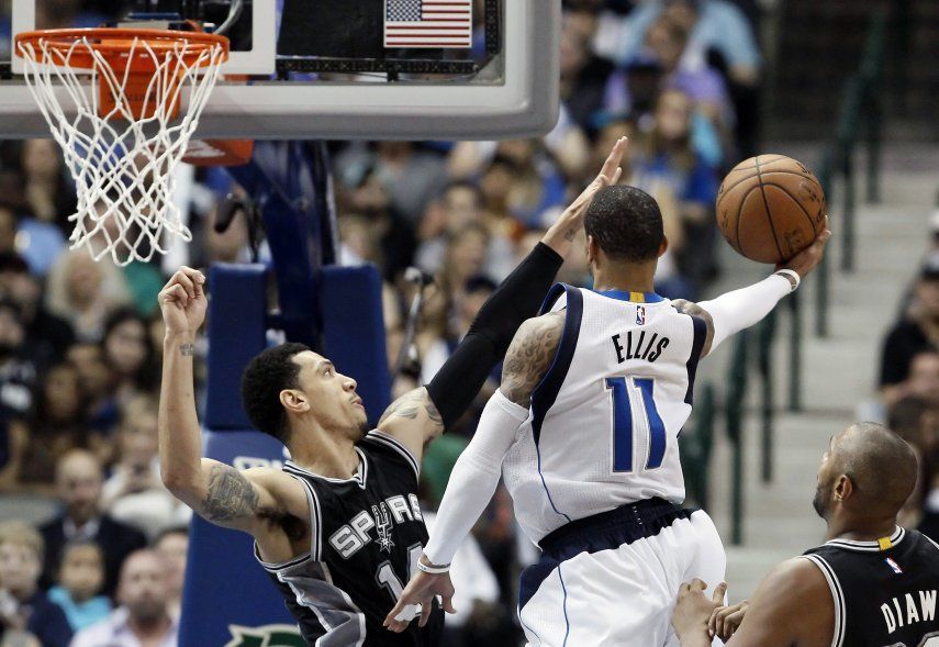 Ellis anota 38 y Dallas vence a los Spurs