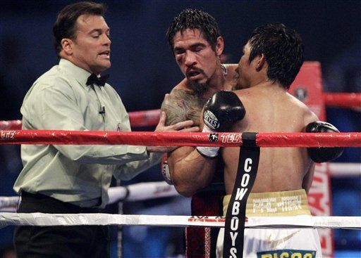Pacquiao vence a Margarito en actuación dominante