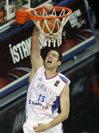 Mundial: Serbia derrota a Croacia y avanza a cuartos