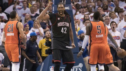 Rockets a un paso de eliminar a Oklahoma City en playoffs de la NBA