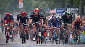 El ciclista belga Stig Broeckx fue operado