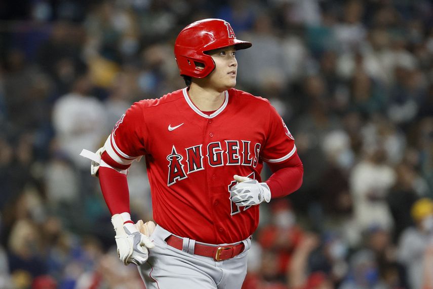 El japonés Shohei Ohtani recibe el premio Players Choice del béisbol
