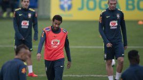 Neymar entrena y recibe respaldo de compañeros tras denuncia