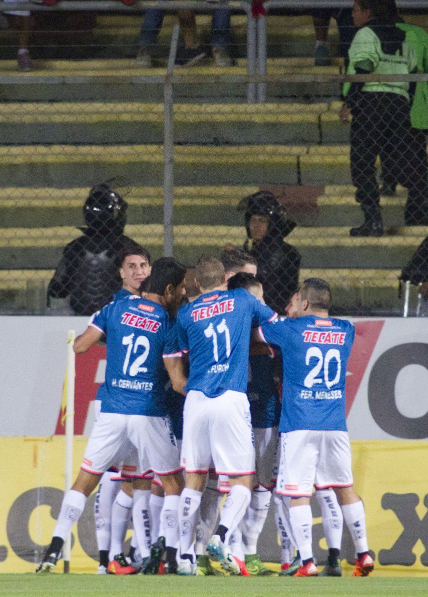 Veracruz toma ventaja ante Pumas en cuartos