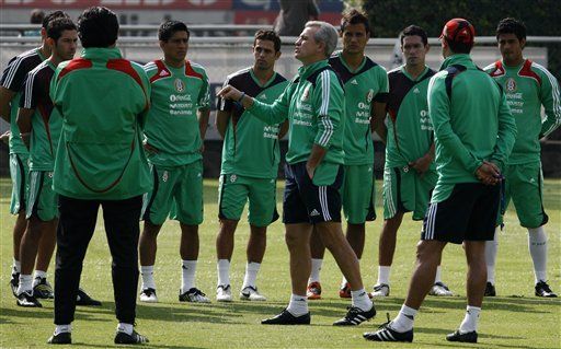 Mundial: México enfrenta a EEUU obligado a ganar