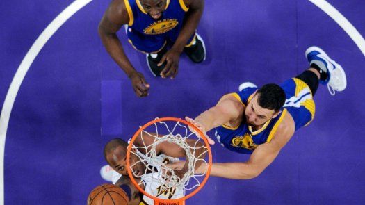 Lakers sorprenden a los Warriors y les infligen su sexta derrota