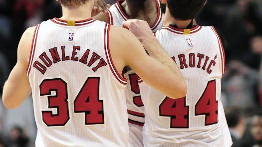 Moore y Bulls frenan a Thunder y Westbrook