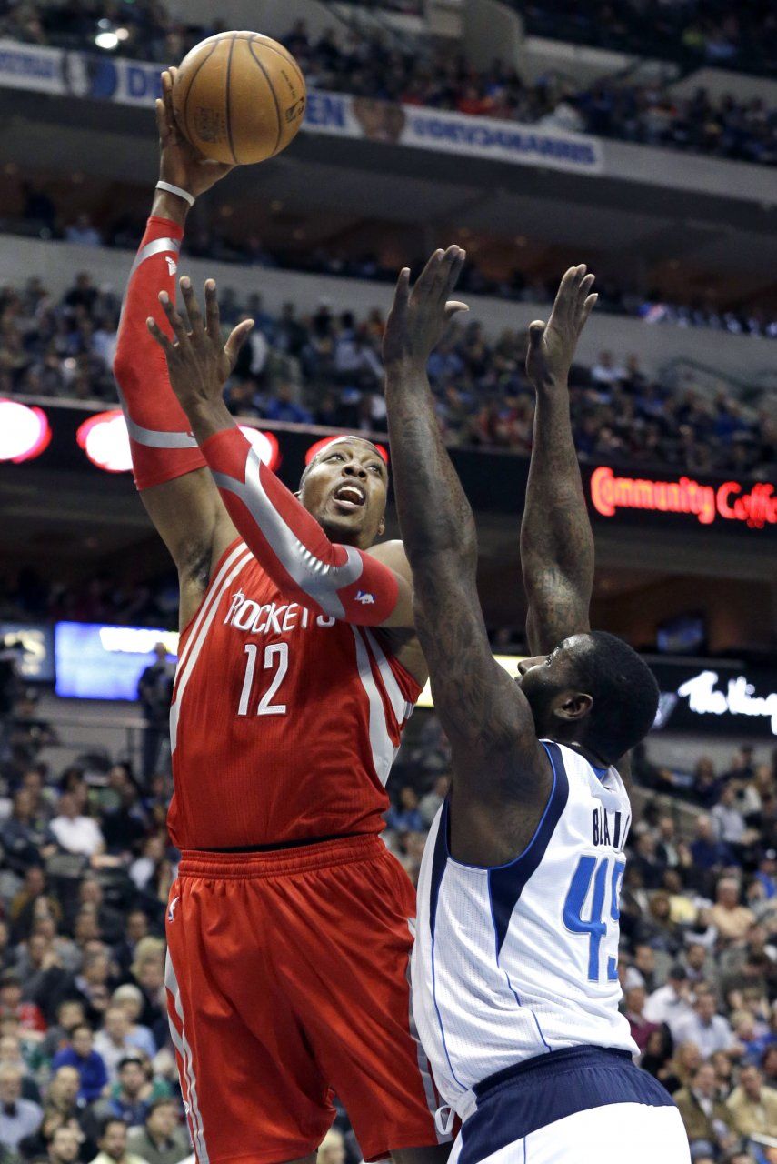 Rockets sin Harden vencen 117-115 a Mavericks