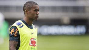 Brasileño Douglas Costa llega al fútbol de Australia
