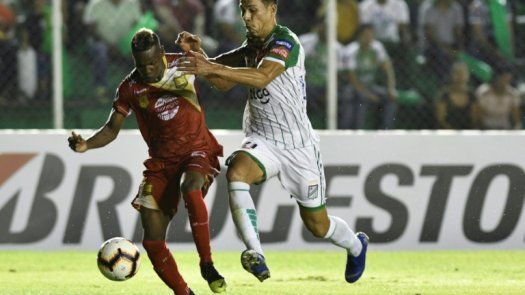 Águilas elimina a Oriente en penales y pasa a segunda fase en Sudamericana