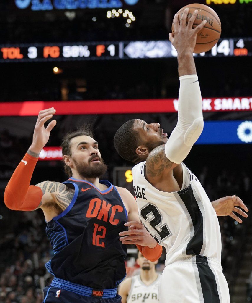 Con 56 puntos de Aldridge, Spurs vencen a Thunder