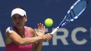 Radwanska y Petkovic llegan a semifinales en Carlsbad