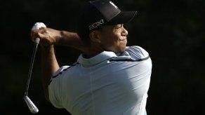 Woods arranca bien en Campeonato PGA