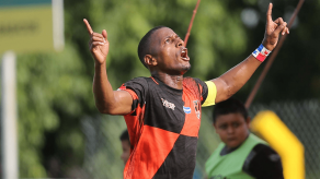 Nicolas Yuyu Muñoz termina goleador en El Salvador por sexta ocasión