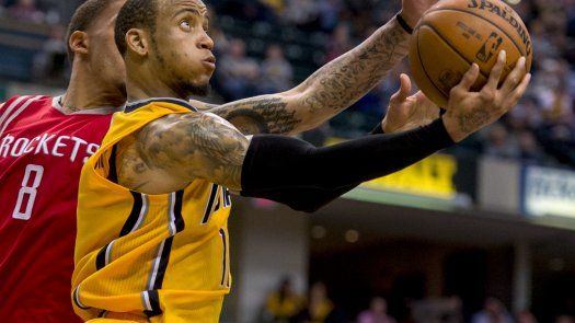 George ayuda con 25 puntos y Pacers superan a Rockets