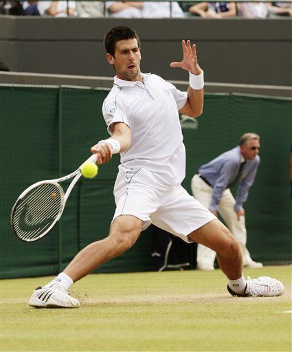 Djokovic vence a Lu para avanzar a semifinales en Wimbledon