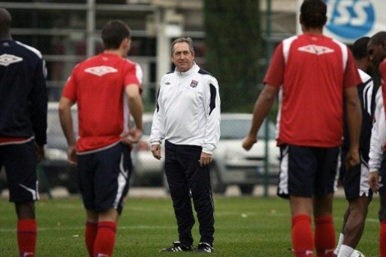 Zidane será un entrenador de muy alto nivel, predice Houllier