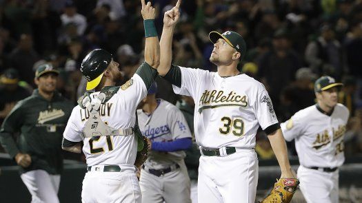 Fiers firma sólido debut, Atléticos vencen a Dodgers 3-2