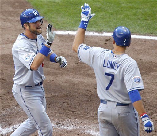 MLB: Dodgers 7, Cerveceros 1; Los Angeles barre la serie