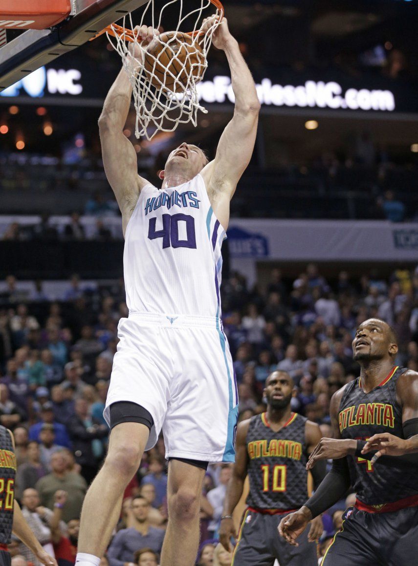 Hornets cortan racha victoriosa a Hawks