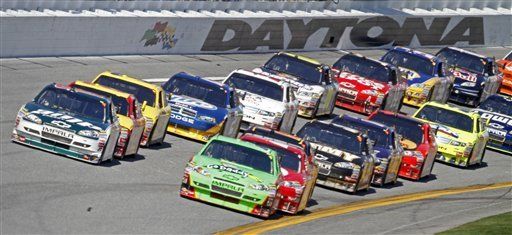 500 Millas de Daytona suspendidas para reparar la pista