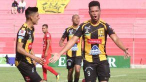 Rolando Toro Blackburn anota doblete y hace historia en el fútbol boliviano