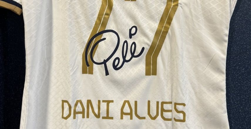 Pumas en México rindieron homenaje a Pelé