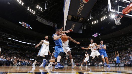 Barea aporta doble doble a triunfo de Mavs sobre Nuggets