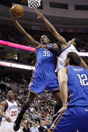 NBA: Thunder 111, 76ers 93; Durat tiene doble-doble