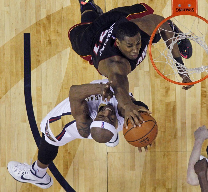 Ajinca lleva a Pelicans al triunfo sobre el Heat