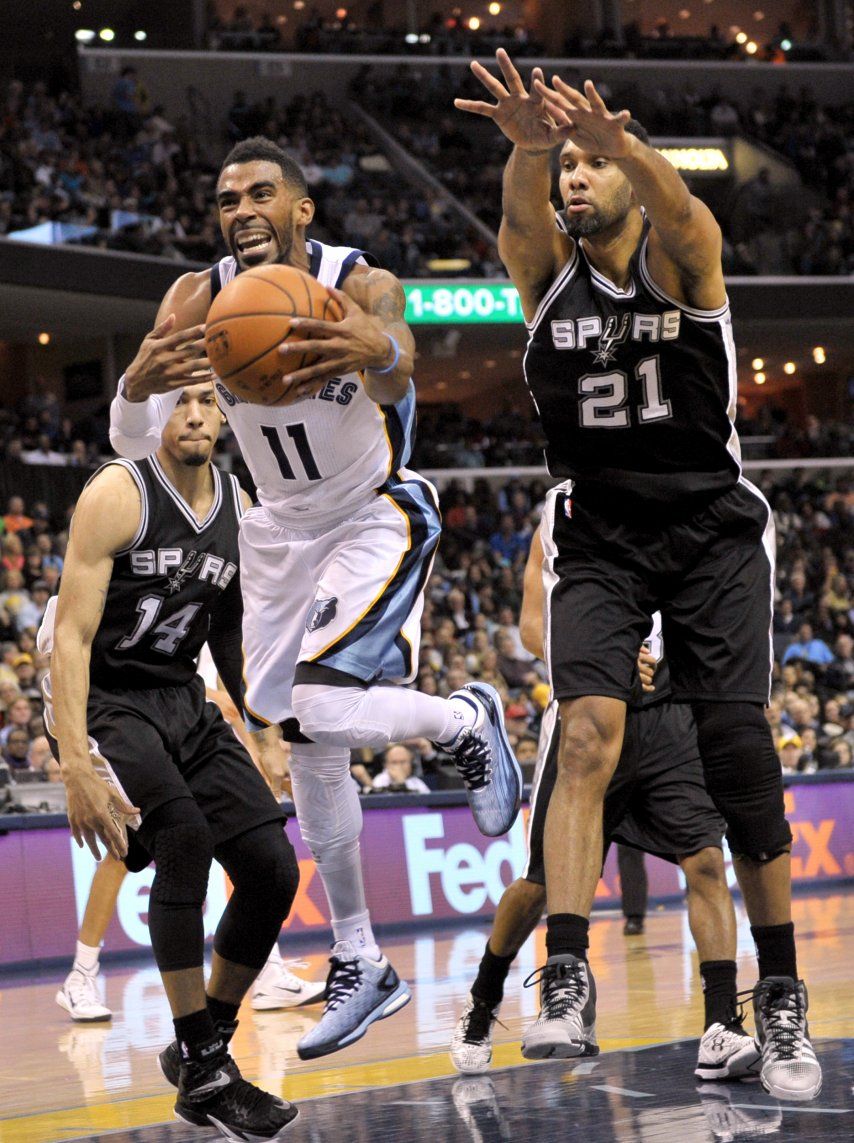 Conley anota 30 y Grizzlies derrotan a Spurs