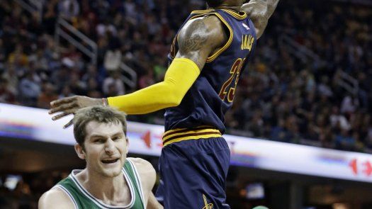 LeBron James, otra vez con la camiseta más vendida en la NBA