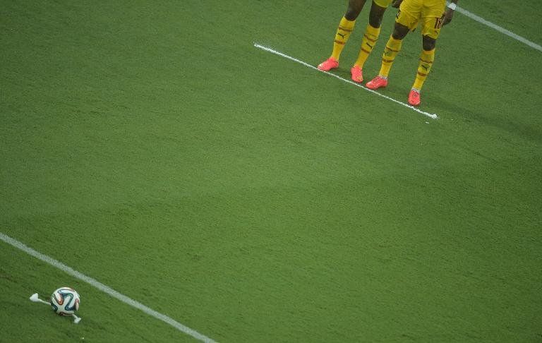 Los árbitros de la UEFA usarán el spray para marcar la barrera