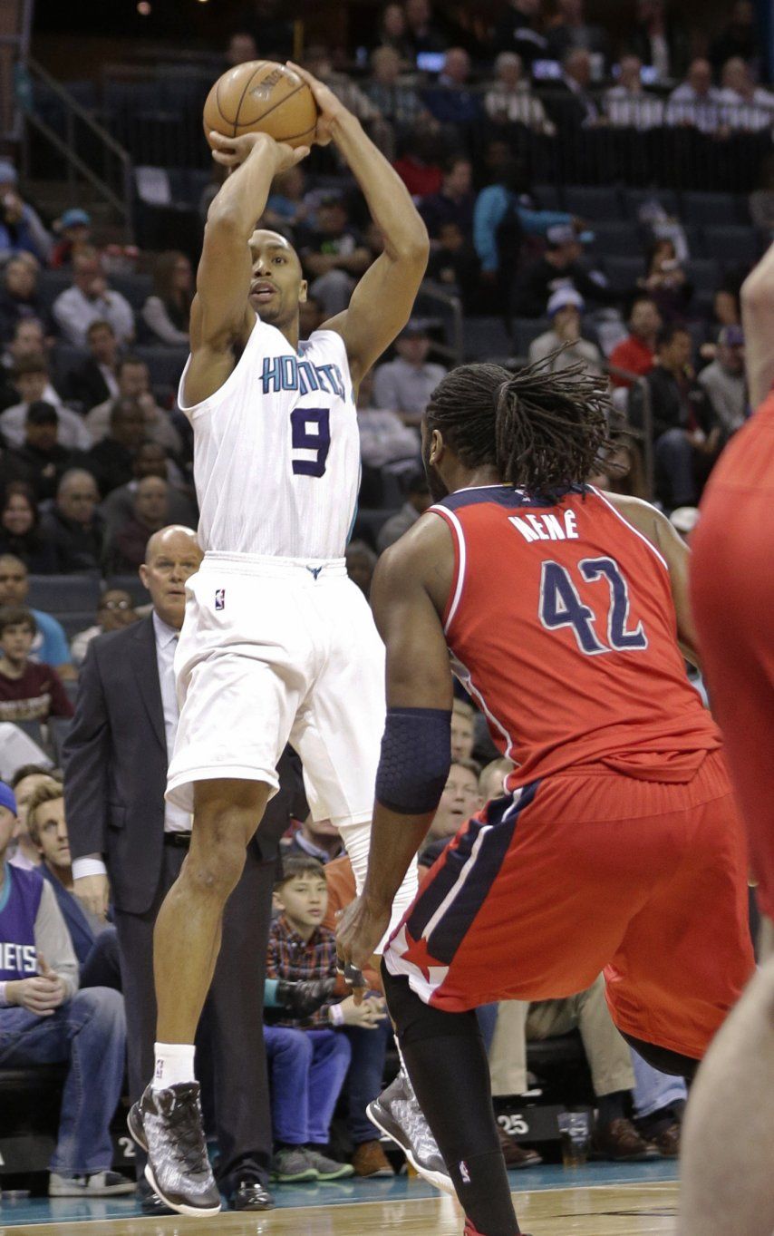 Hornets vencen a Wizards por segunda vez esta semana