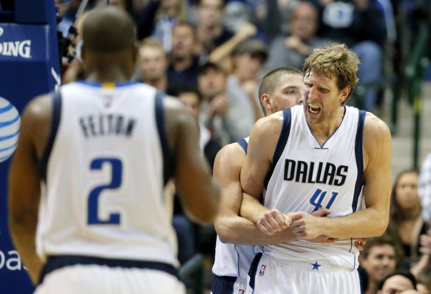 Parsons luce en la 2da mitad y Mavs derrotan a Suns
