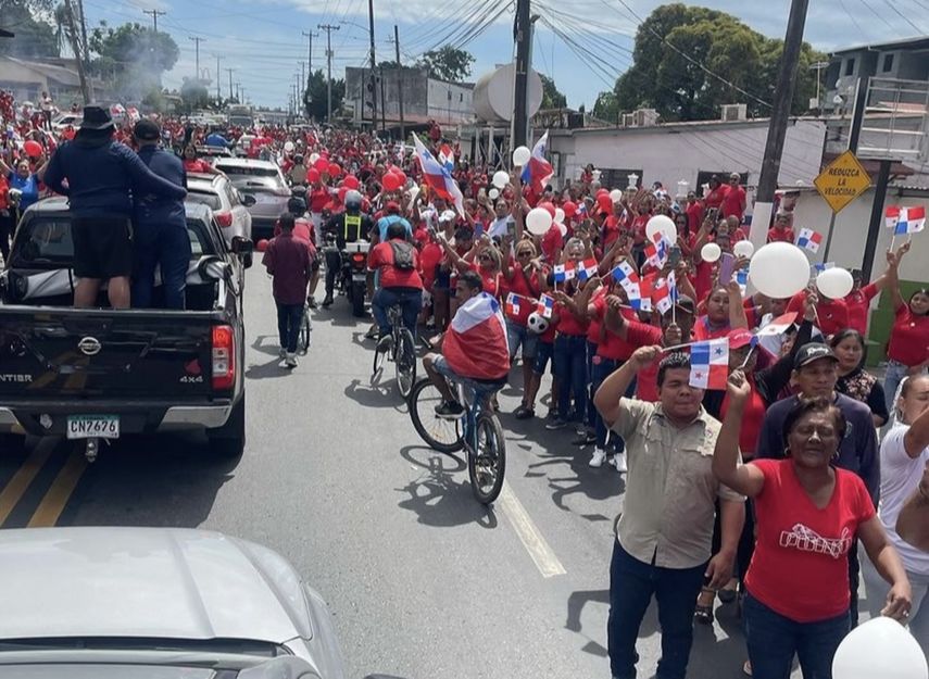 Miles de Panameños acompañaron a Matador Tejada en emotivo recorrido