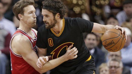 LeBron y Love lideran triunfo de Cavaliers ante Bulls