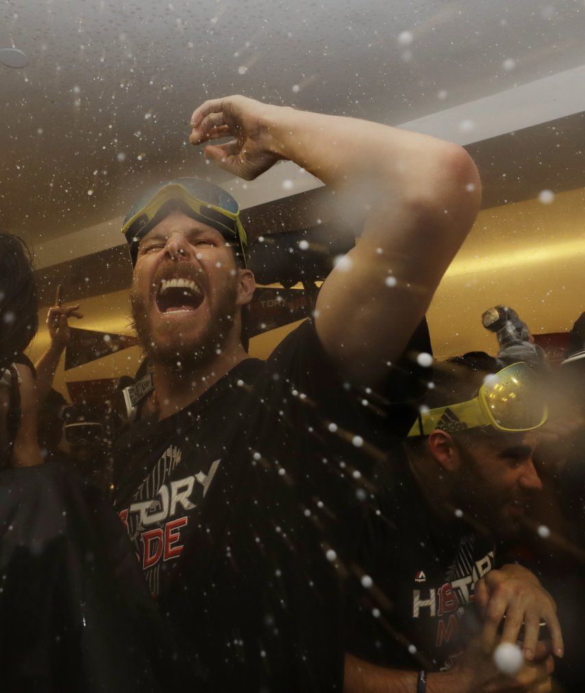 Boston ejerce opción de 15 millones por Chris Sale para 2019