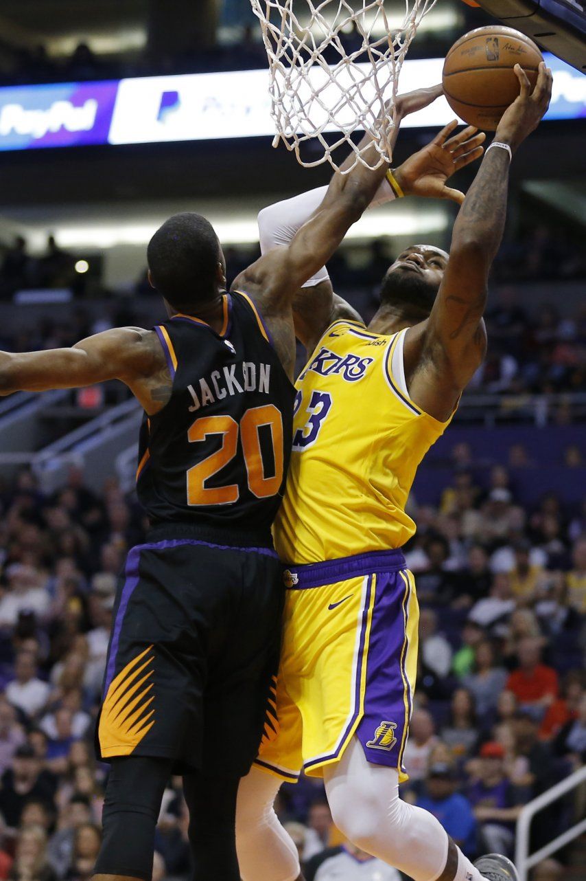 Suns resiste ofensiva postrera y gana 118-109 a los Lakers