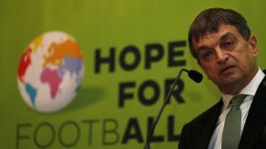 Champagne sigue sin el apoyo necesario para presentarse a la FIFA