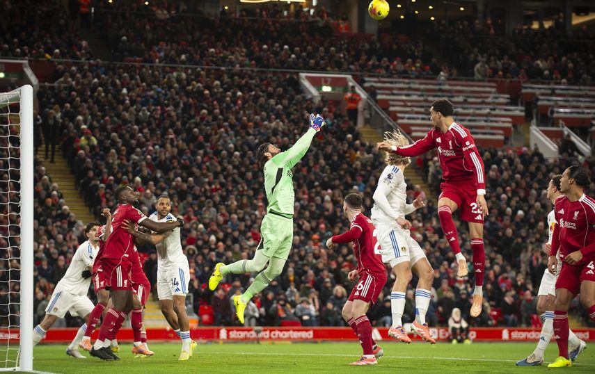 El Liverpool empata ante el Leeds en el primer partido del año