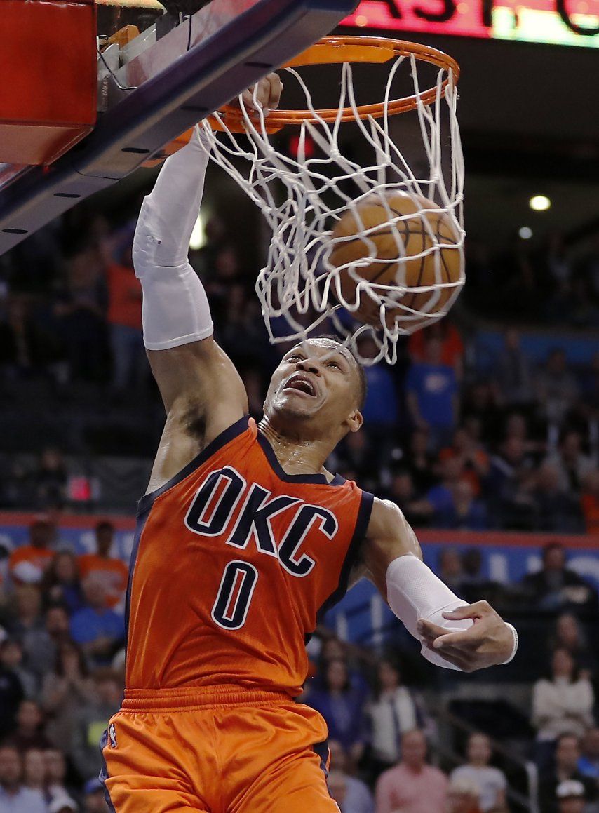 Westbrook anota 41 puntos en triunfo de Thunder