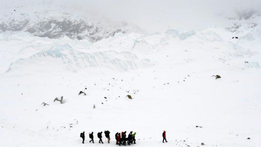 Una alpinista australiana y un holandés mueren en el Everest