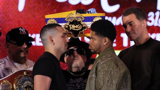 Teófimo López y Shakur Stevenson tuvieron cara a cara en Conferencia de Prensa Teófimo López y Shakur Stevenson tuvieron cara a cara en Conferencia de Prensa