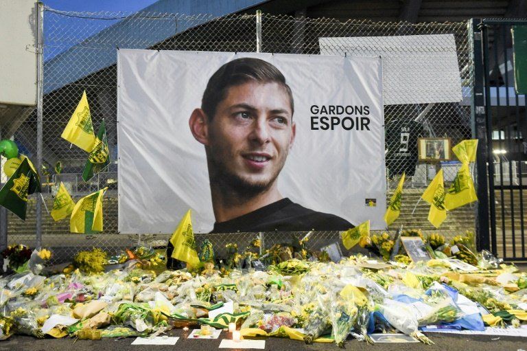Nantes rinde homenaje a Sala en primer partido tras su desaparición