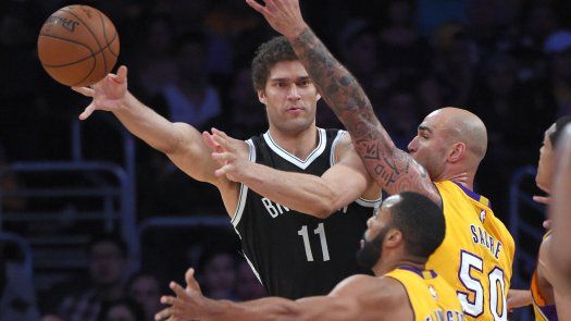 Los Nets ganan pese a una ofensiva tardía de los Lakers