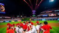 Bravos saca increíble triunfo a base de tablazos y empata una serie de  alarido ante Phillies