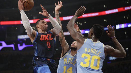 Westbrook y el Thunder aplastan 133-96 a los Lakers